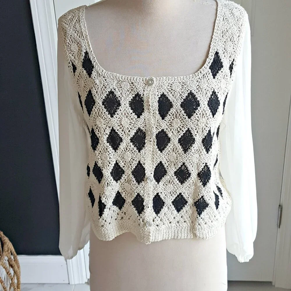 Lola Vested Blouse w/Diamond Crochet Pattern - Picture 4 of 8